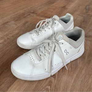 ON Cloud The Roger Advantage Sneakers White Casual Athletic Womens Size 9